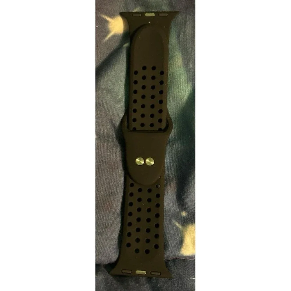 NEW Silicone Sport Band in Black for Apple Watch 38mm/40mm/41mm